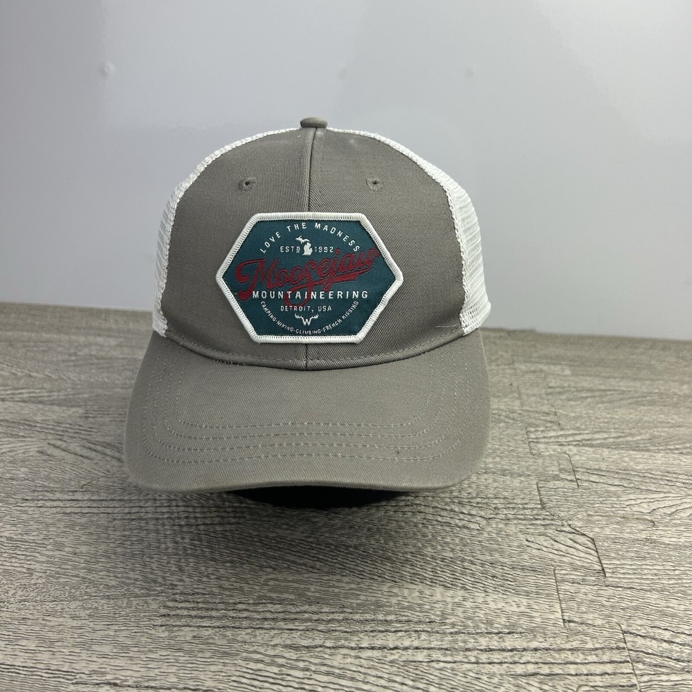 Moosejaw Mountaineering Hat Cap Snap Back Adjustable Gray White Outdoor Trucker